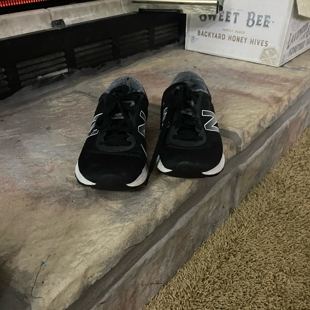 New Balance Womens tennis shoes